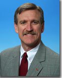 James C. Borel, vicepresidente esecutivo di DuPont